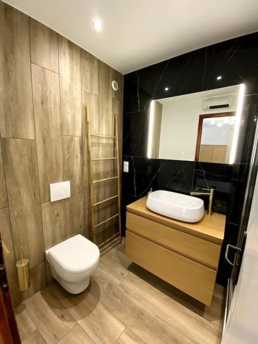 Apartamento Madonna Elegance, Proche Sanctuaire, 95M2 Lourdes Exterior foto